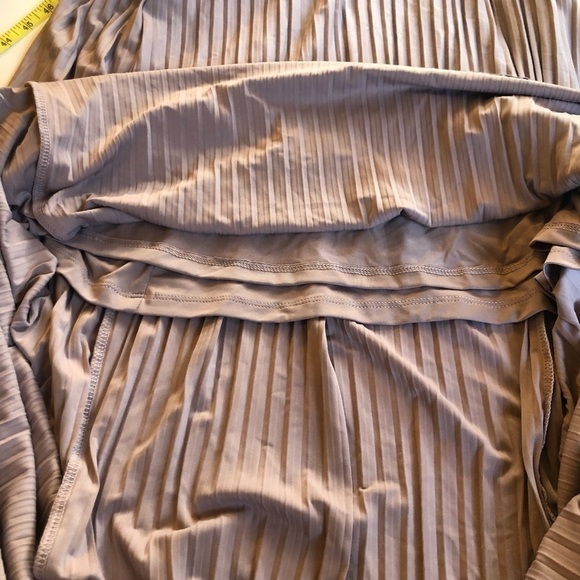 H&M Wrapover Long Pleated Cap Sleeves Maxi Dress Size S - Picture 9 of 16